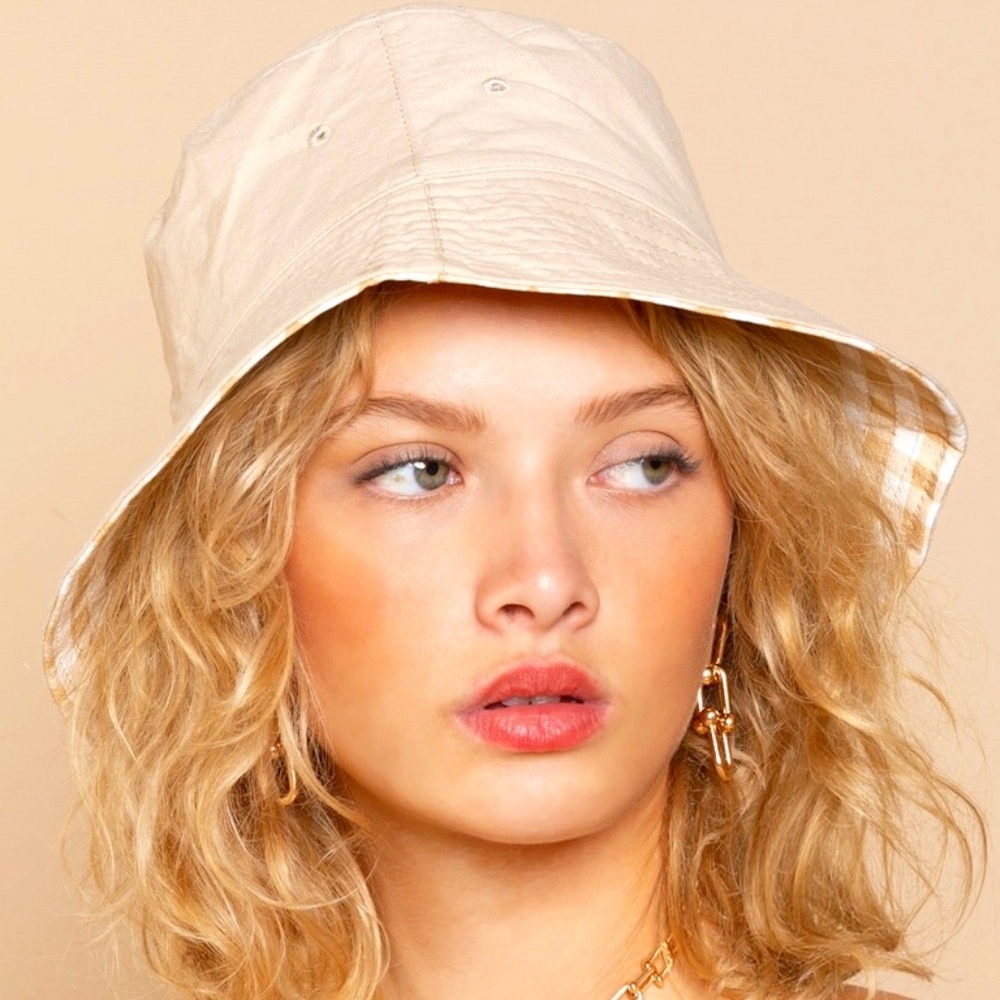 NEW! POL It’s A Drop In the Bucket Hat!! OS Beige,Checkered Inside Accessorize!